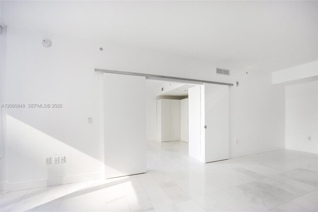Photo - 1010 Brickell Ave Unit 2708
