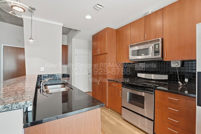 Photo - 943 Peachtree St NE Unit 1702