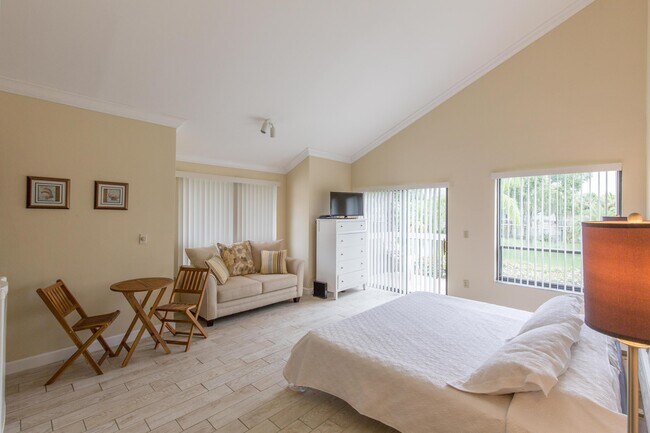 Photo - 11863 Wimbledon Cir Unit 500