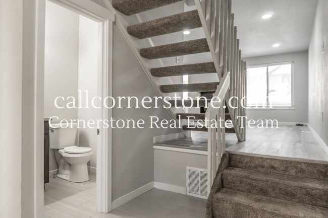 4877 Bluestem Dr