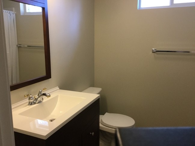 Photo - 565 E Chadwick Dr