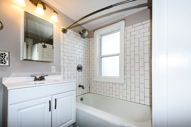 Building Photo - 715 Watson Ave. Unit C Rental