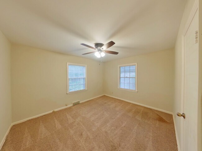 Photo - 5716 E 2nd St N