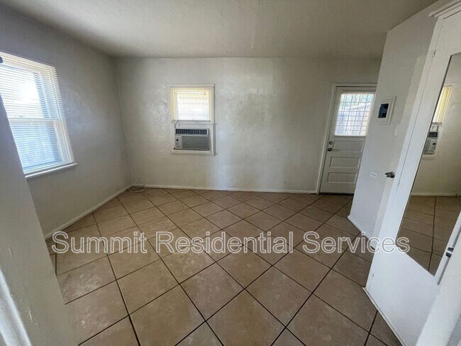 Photo - 3558 E Fairmount St