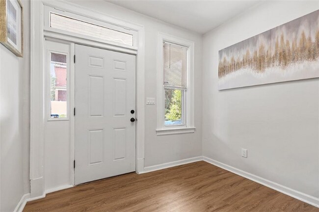 Photo - 301 Suncrest St