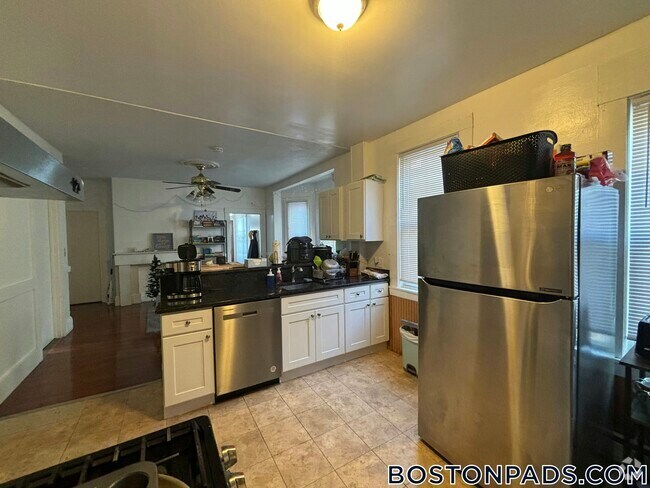 Building Photo - 19 Wyman St Rental