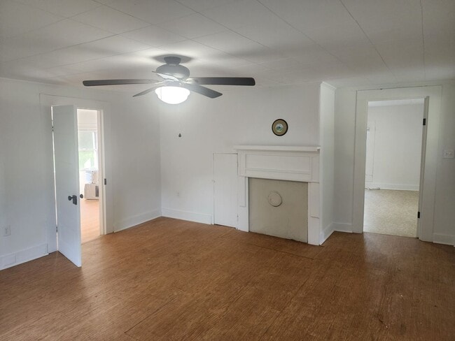 Photo - 2 Bed 1 Bath House Siloam Community