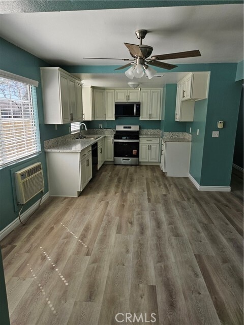 Photo - 2063 Evergreen St