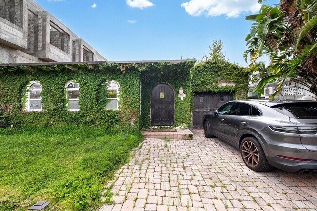 Photo - 7701 NE 8th Ave