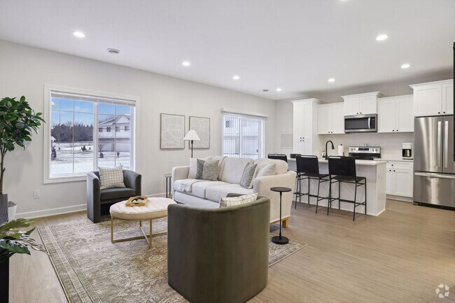 Building Photo - 3 Bedroom Townhome