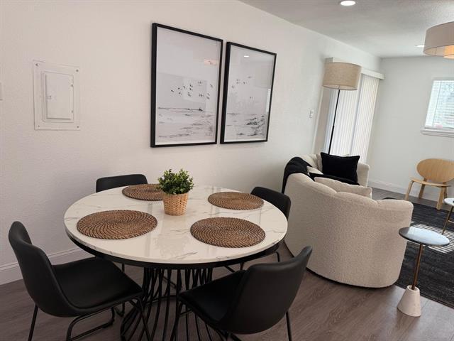 Photo - 716 E Pecan St