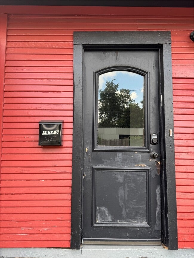 Building Photo - 1504 Luzon St Rental