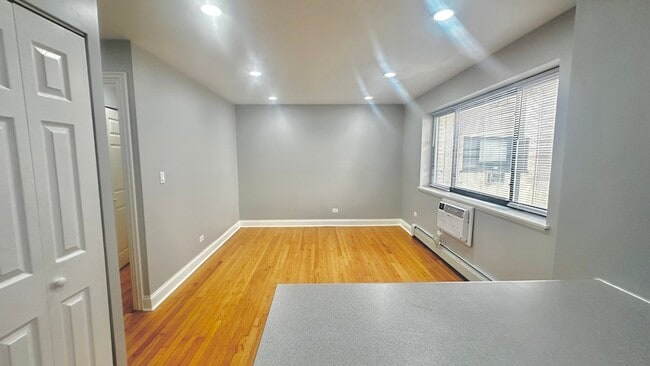 Photo - 6954 N Sheridan Rd Unit 312