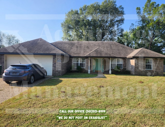 Building Photo - 2235 Millwood Dr Rental