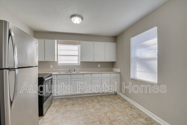 Photo - 329 Verdery Dr