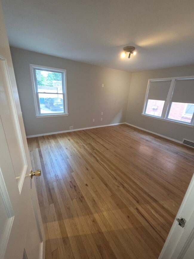 Photo - 13816 Cedar Rd Unidad Lower