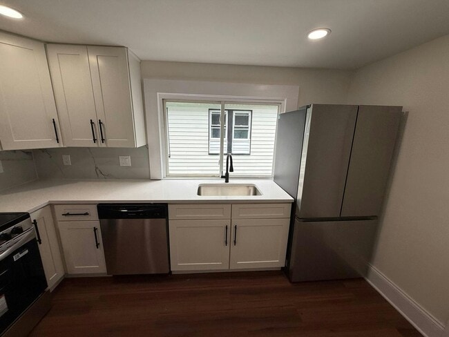 Photo - 1326 W 110th St