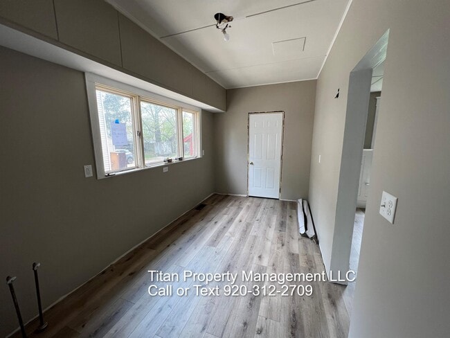 Photo - 757 Woodland Ave