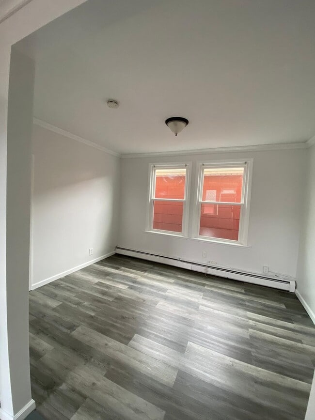Photo - 9126 Newkirk Ave
