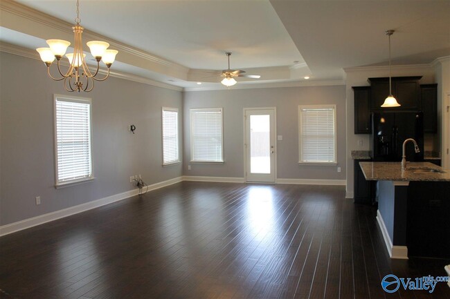 Photo - 139 Pembridge Ln