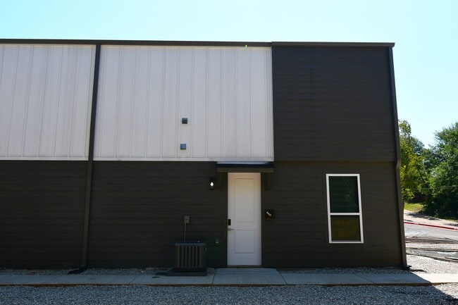 Photo - 1158 E Earle St