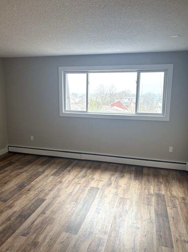 Photo - 1 Glenview Drive