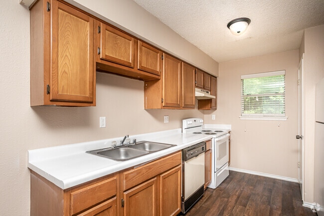 1HAB, 1BA - 700 ft²