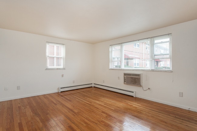 Photo - 101-105 Ramsdell St