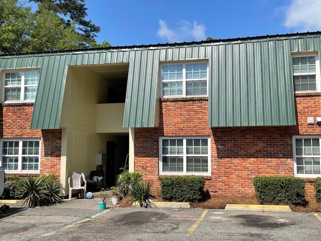 Building Photo - 720 E Park Ave