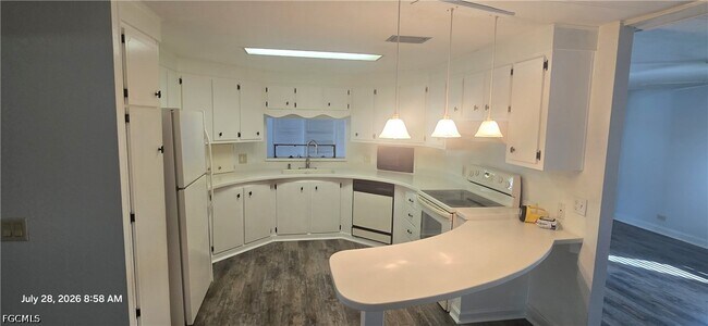 Building Photo - 612 Pine Grove Ct