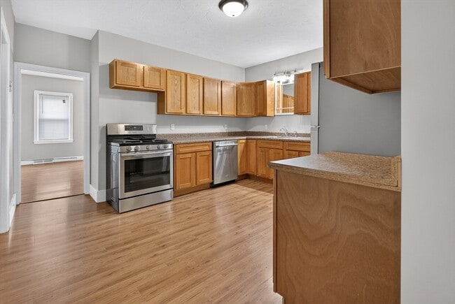 Photo - 90 Oak St Unit 1