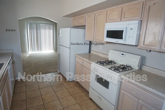 Photo - 807 Jaime St