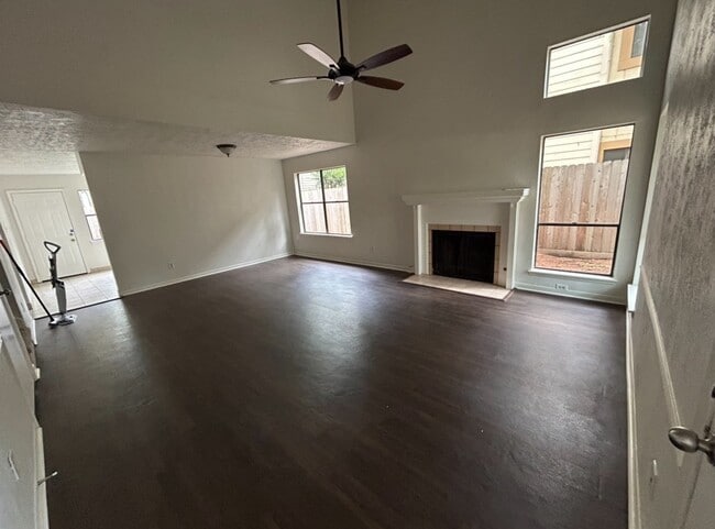 Building Photo - 194 Timber Mill St