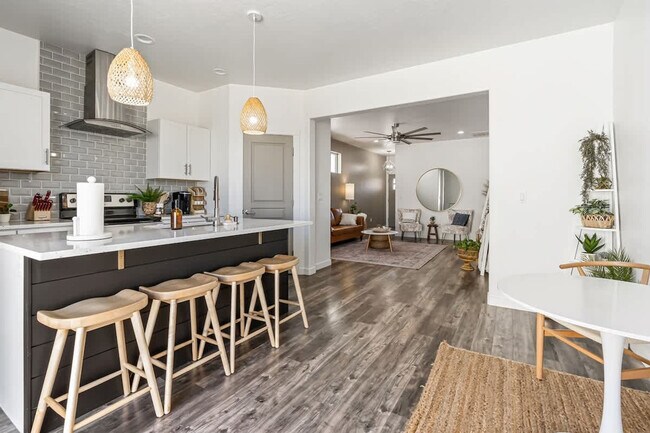 2084 W Bella Ln Unit SI ID1460910P