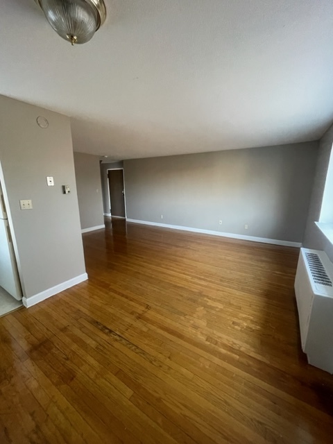 Building Photo - 484 Tolland St Rental