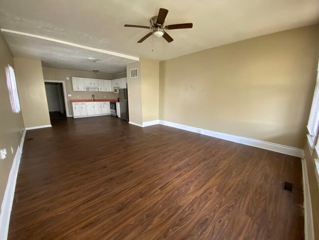 Photo - 2620 Slevin St