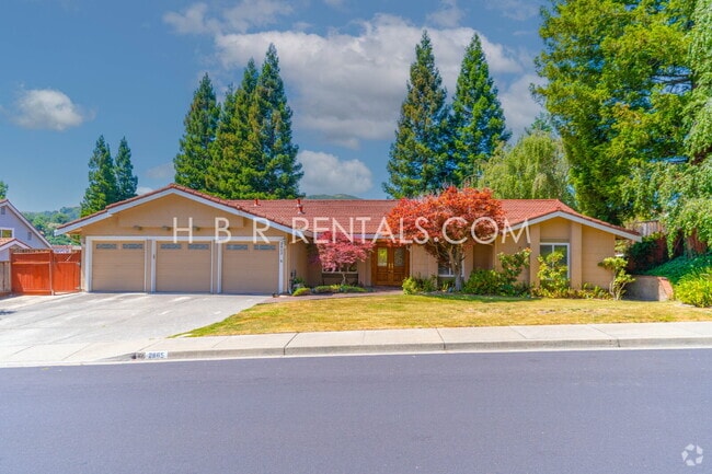 Building Photo - Charming 4-Bed with 3 Baths & Cozy Firepla... Rental