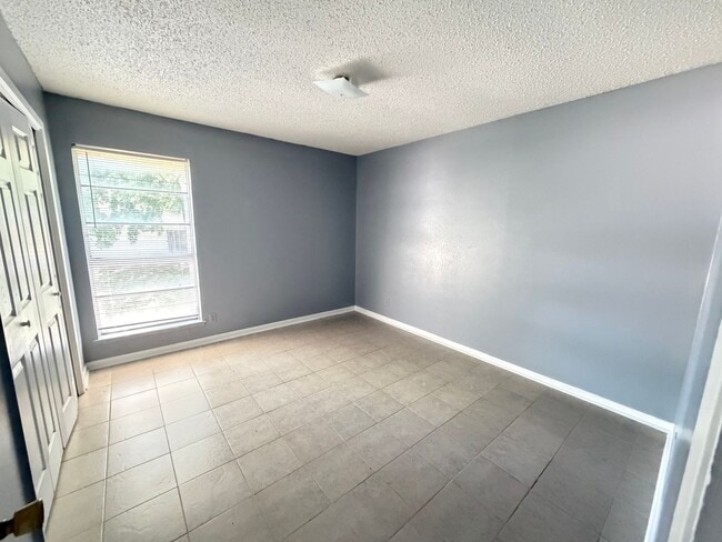 Photo - Cozy 2 bed 1 bath duplex!!