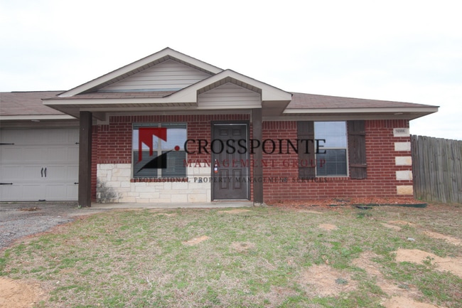 Building Photo - Mission Ranch- 2 Bedroom Duplex for Rent in Lindale! Unit 17114 Sentinel Ln