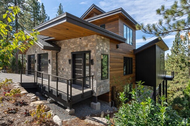 Building Photo - Luxury Mountain Retreat Rental