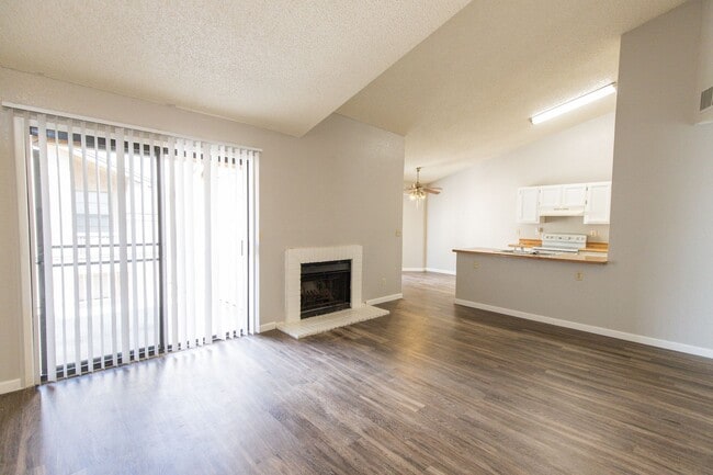 Photo - Beautiful 2 bedroom 2 bathroom with privat...