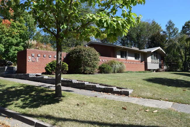 Photo - 301 Homan Ave