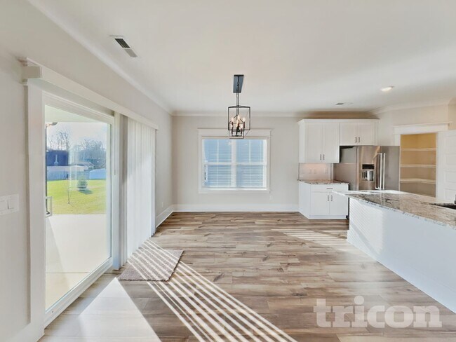 Photo - 520 Kingwood Ln