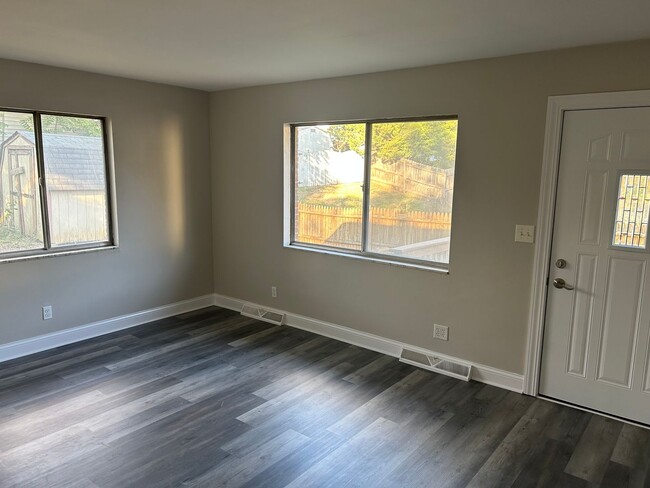 Photo - 2519-2521 Woodmere Unit 2521