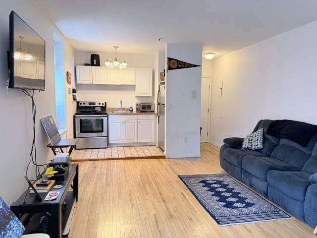 Building Photo - 533 Monroe St Unit 4D