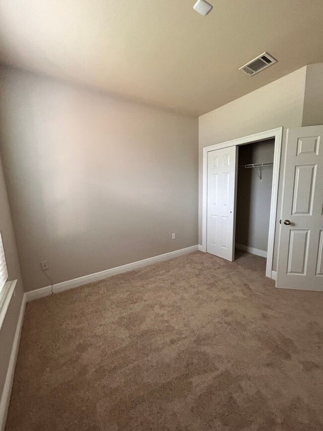 Photo - 5206 Lone Pine Ln