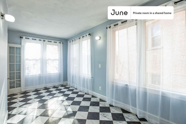 Photo - Room in Shared 7 bed/6 bath home Unidad C