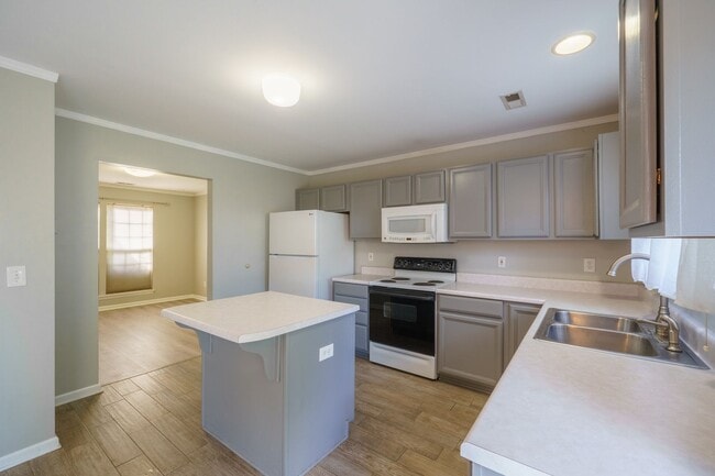 Photo - Nice affordable SFH in Steel Creek