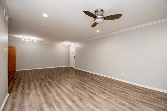 7575 Katy Fwy Unit 92