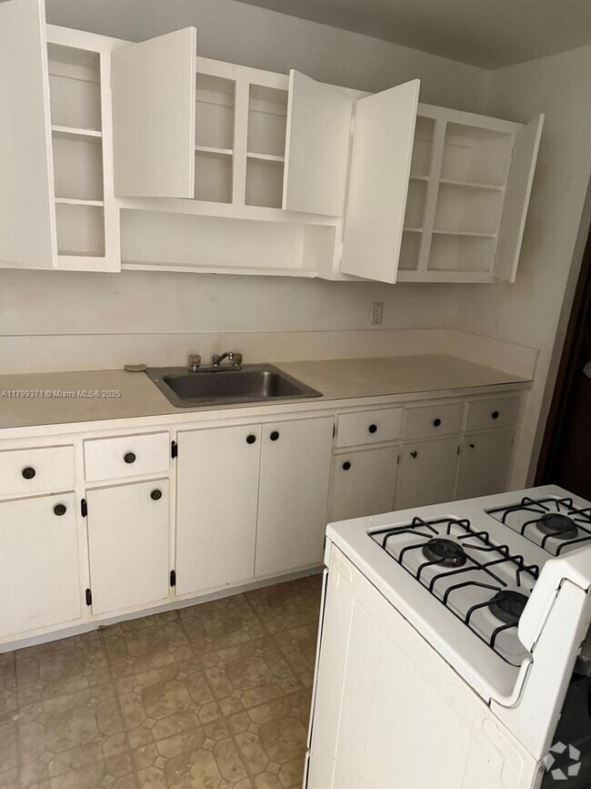 Building Photo - 1600 NW 4th Ave Unit 16A Rental